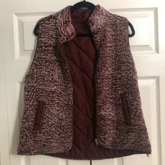 Altar’d State Reversible Faux Fur / Quilted Vest - Picture 5 of 6